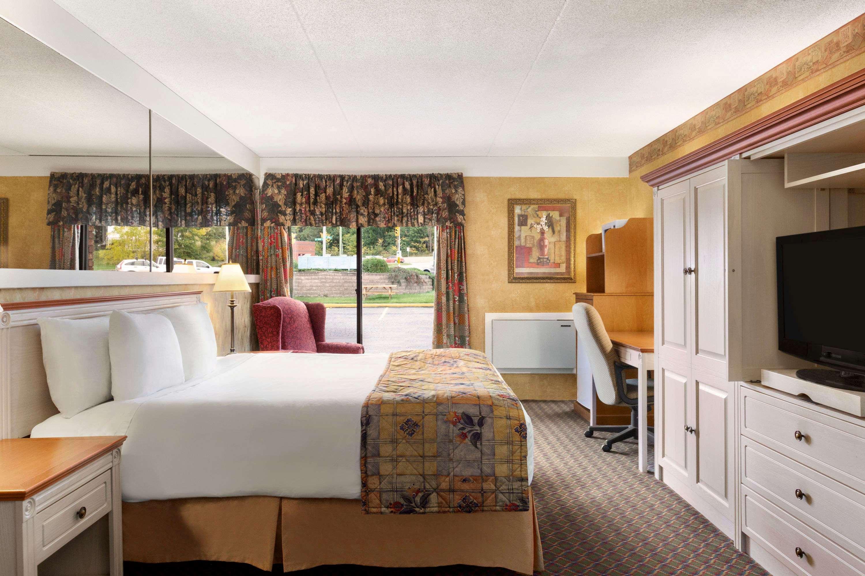 Travelodge By Wyndham Owen Sound On מראה חיצוני תמונה